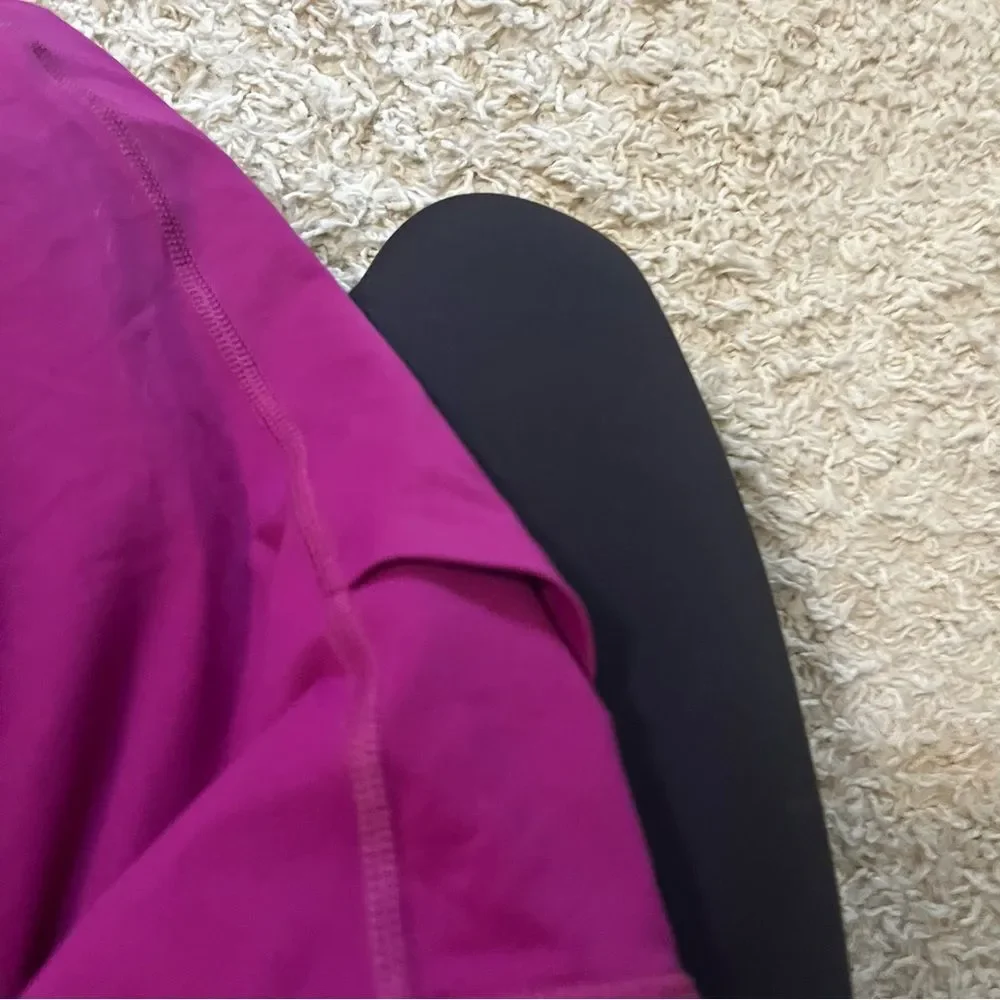 lululemon magenta 21